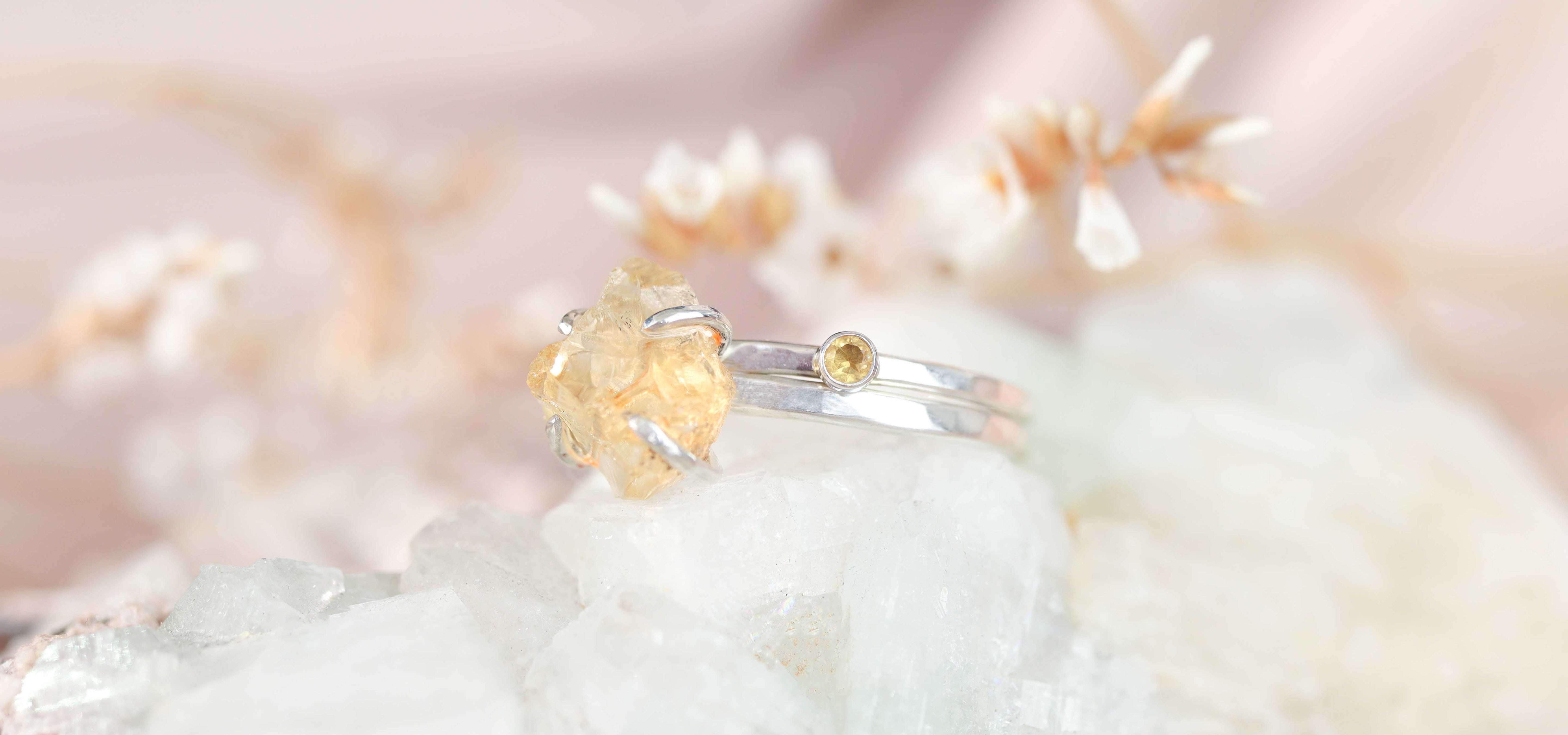 Citrien ringen ruw geboortesteen november