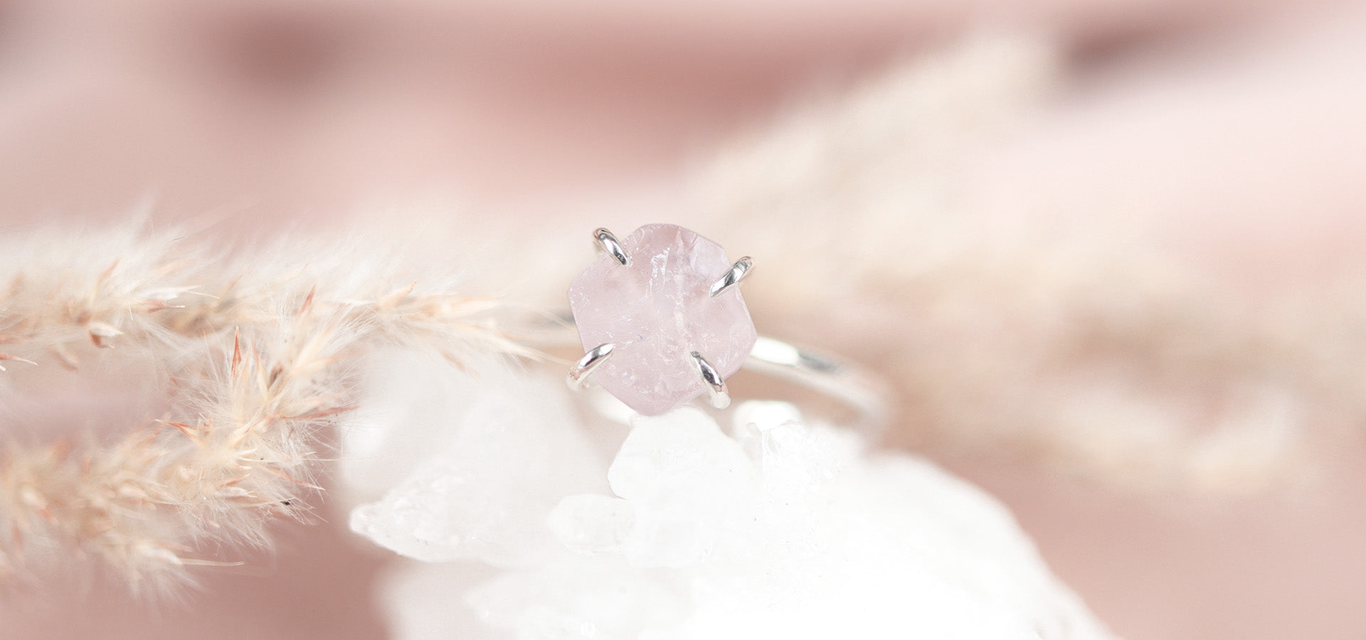 Rozekwarts ruw ring zilver - edelsteen van de liefde
