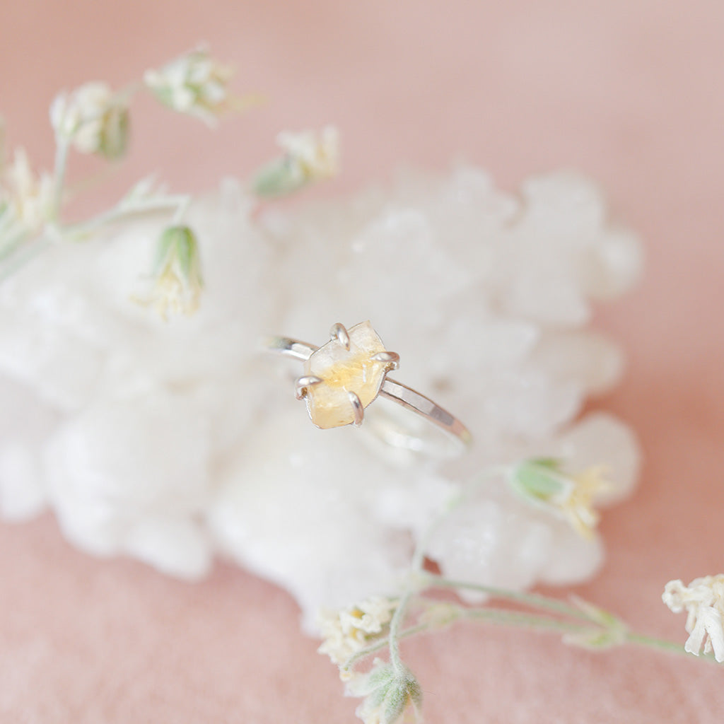 Ruwe citrien edelsteen ring zilver geboortesteen november