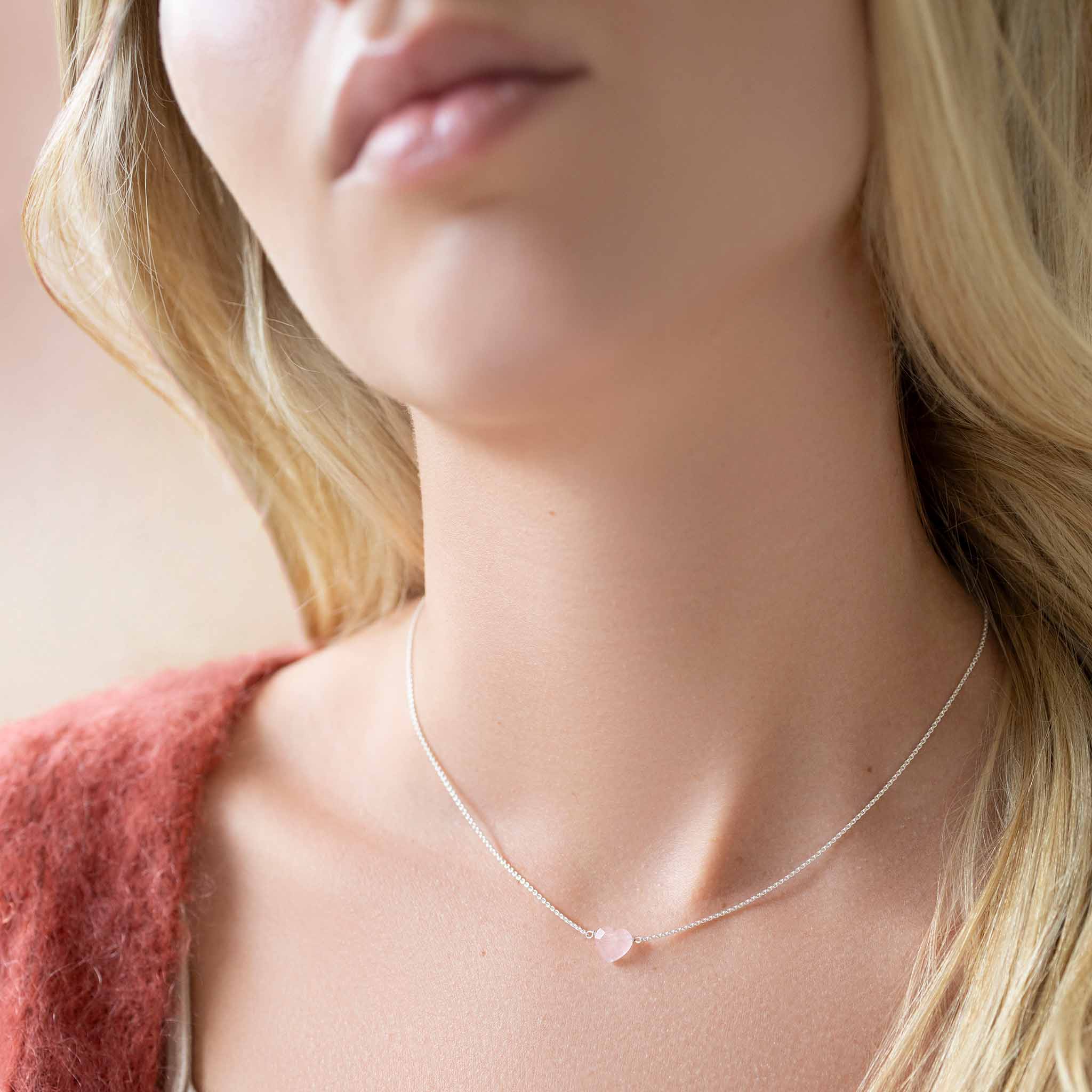 rozekwarts hart ketting zilver, sieraad voor de liefde