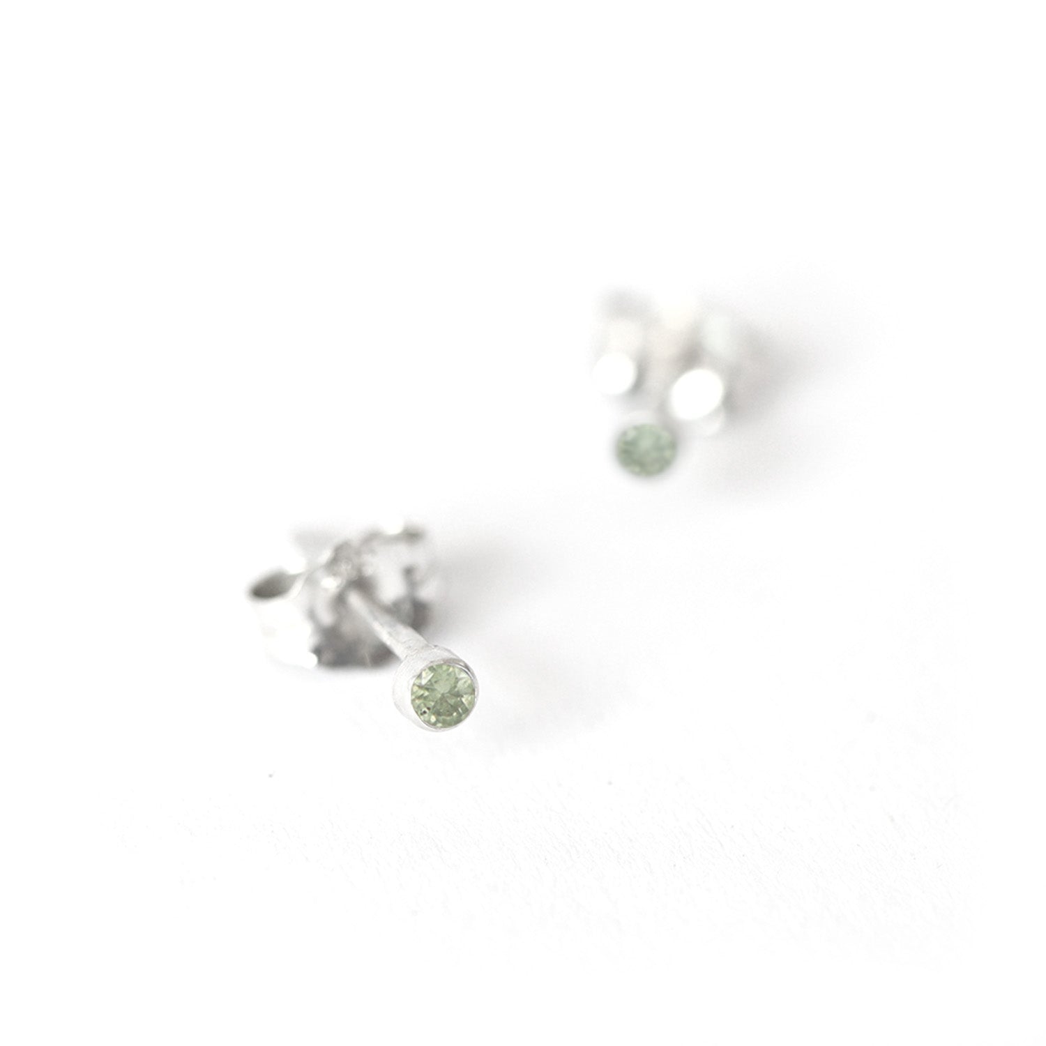 Saffier oorbellen groen - geboortesteen oorbellen september