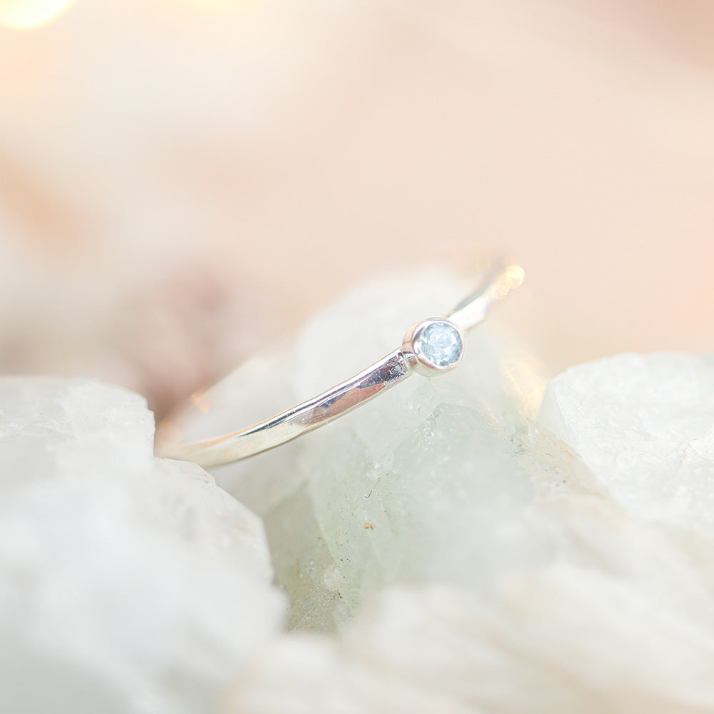 Aquamarijn geboortesteen ring maart zilver