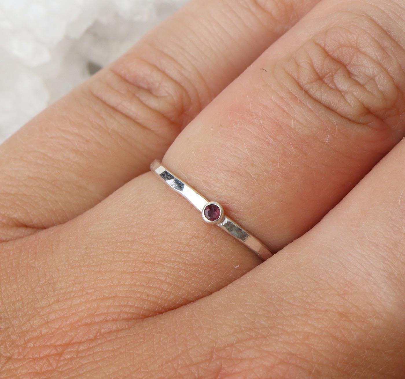 granaat ring zilver - geboortesteen januari