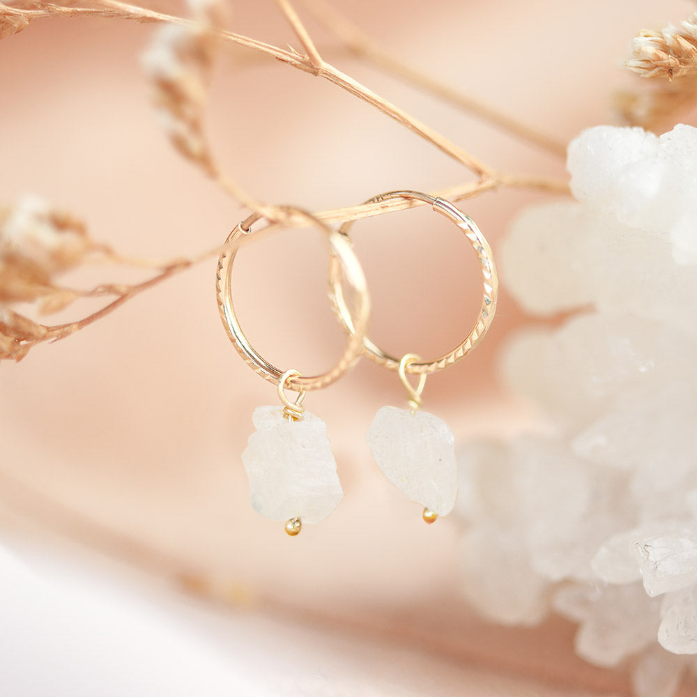 Maansteen oorbellen ruw, 14kt geelgoud