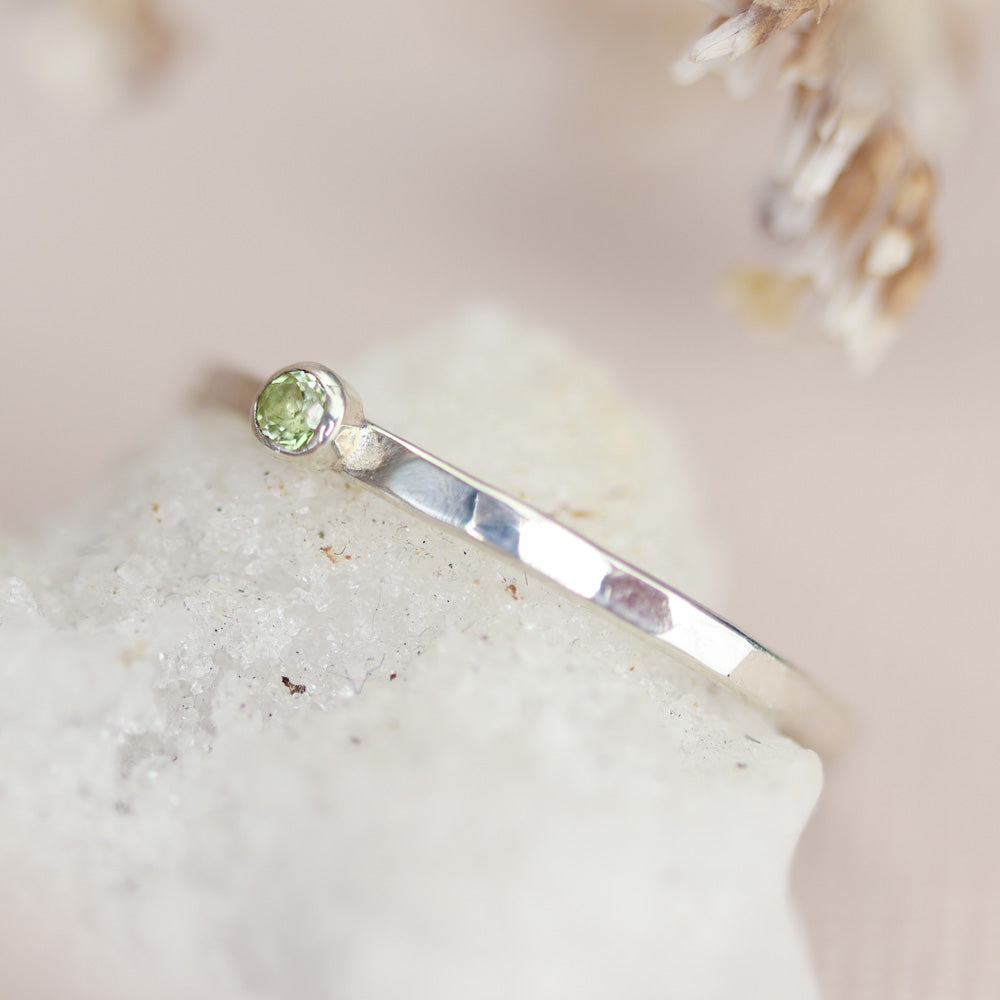 Groene Peridoot ring klein, zilver stack