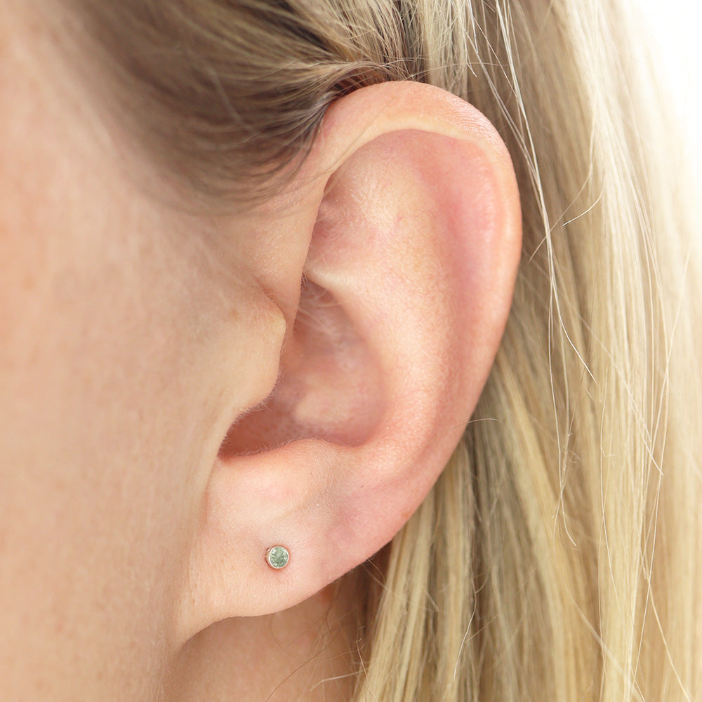 Oorbellen groen saffier klein zilver