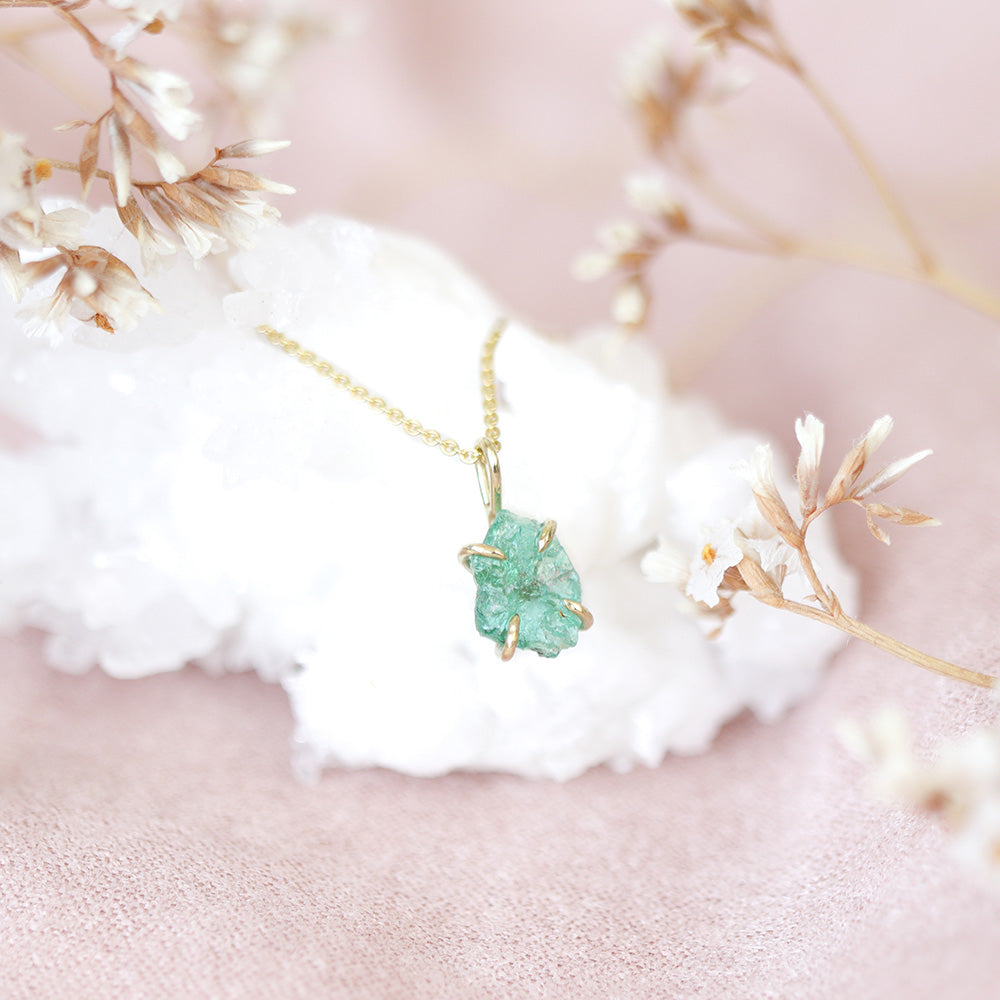 Smaragd ruw Ketting 14kt goud