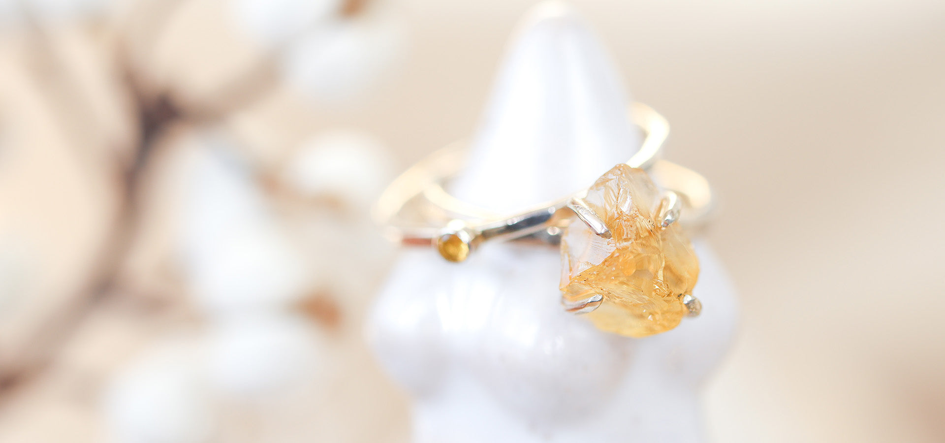 Wie laat jij stralen? Geef deze kerst een betekenisvol sieraad.