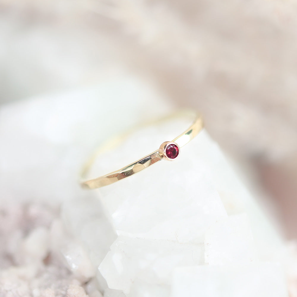 Geboortesteen ring januari - Granaat rood 14kt gouden ring
