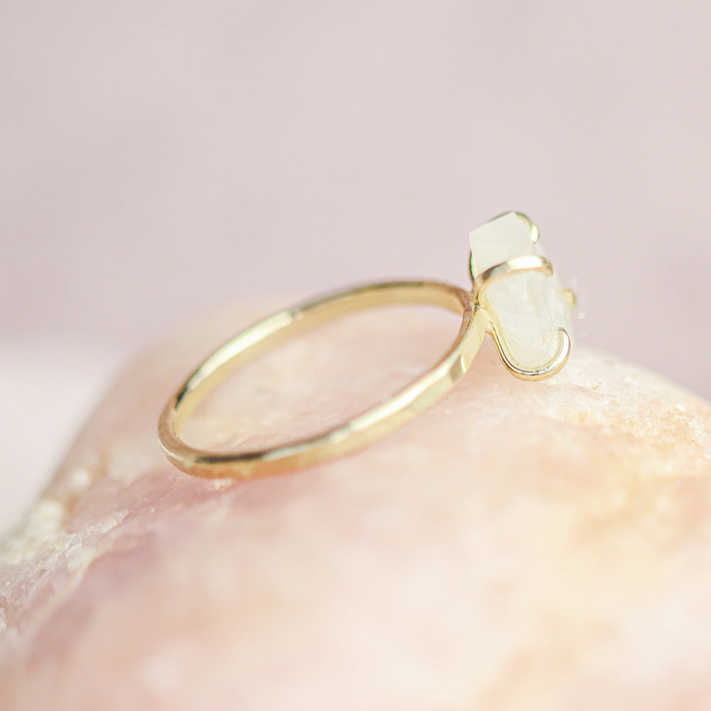 Maansteen ring 14kt geelgoud - geboortesteen ring juni