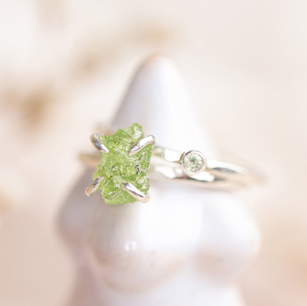 Peridoot Ruw Ring zilver