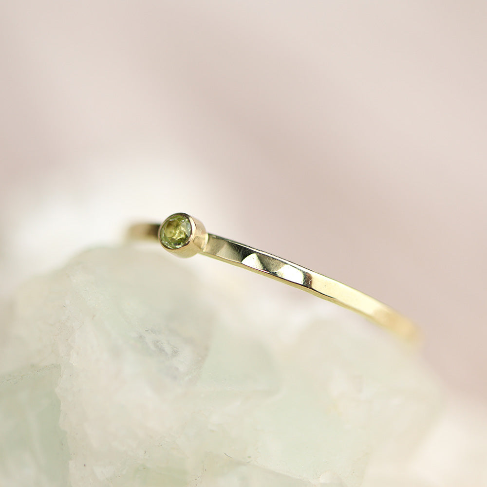 Handgemaakte augustus geboortesteen ring peridoot